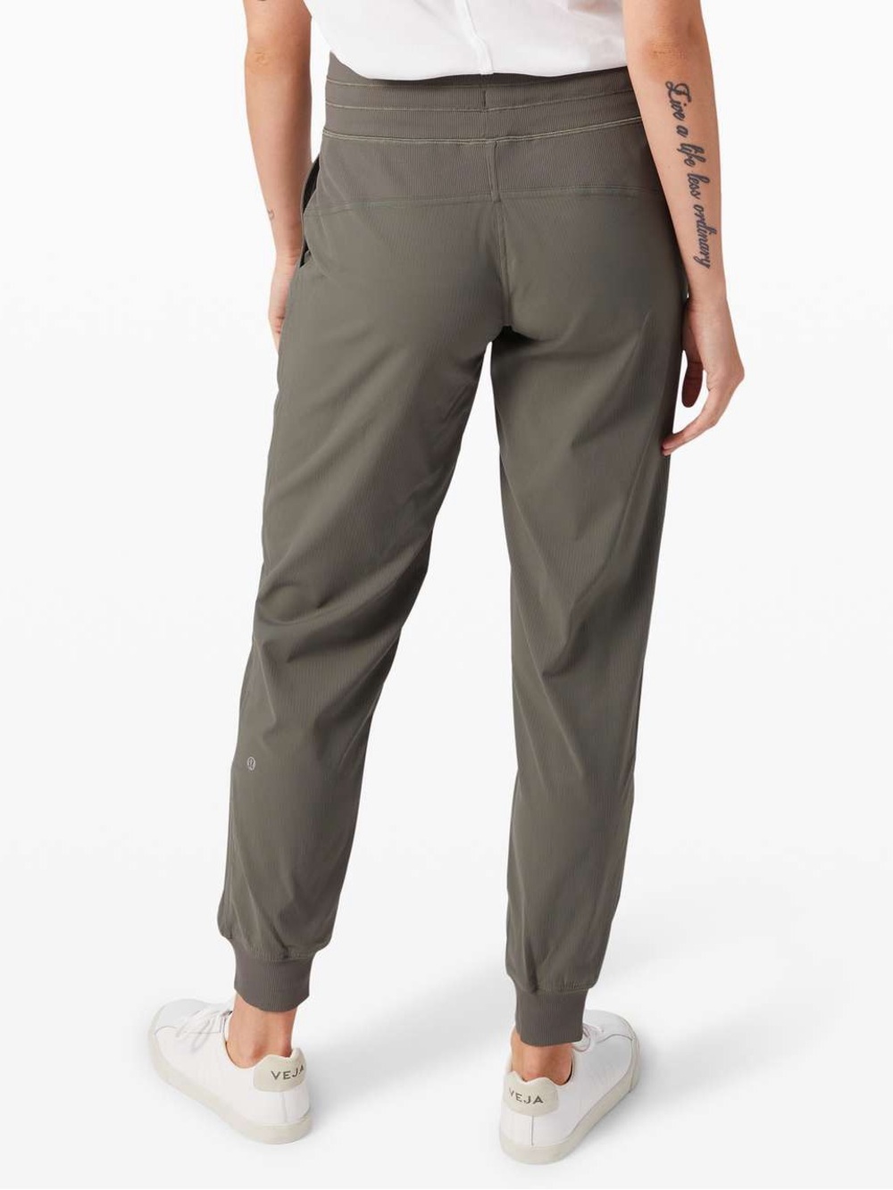 Lululemon Women’s Dance Studio MR 7/8 Jogger Size 8 Green
